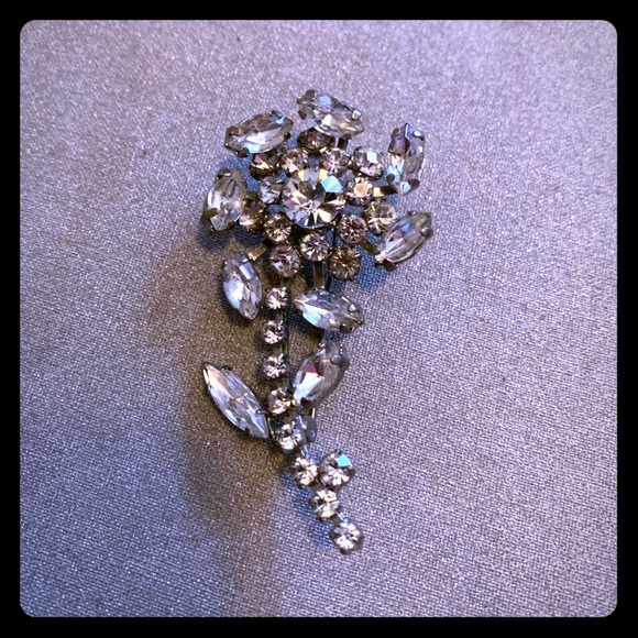 2/$40 Vintage Mid-Century Flower Rhinestone Brooch - Picture 1 of 3